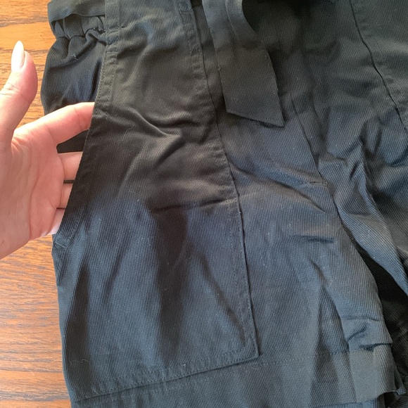 H&M Paperbag Shorts - Picture 2 of 7